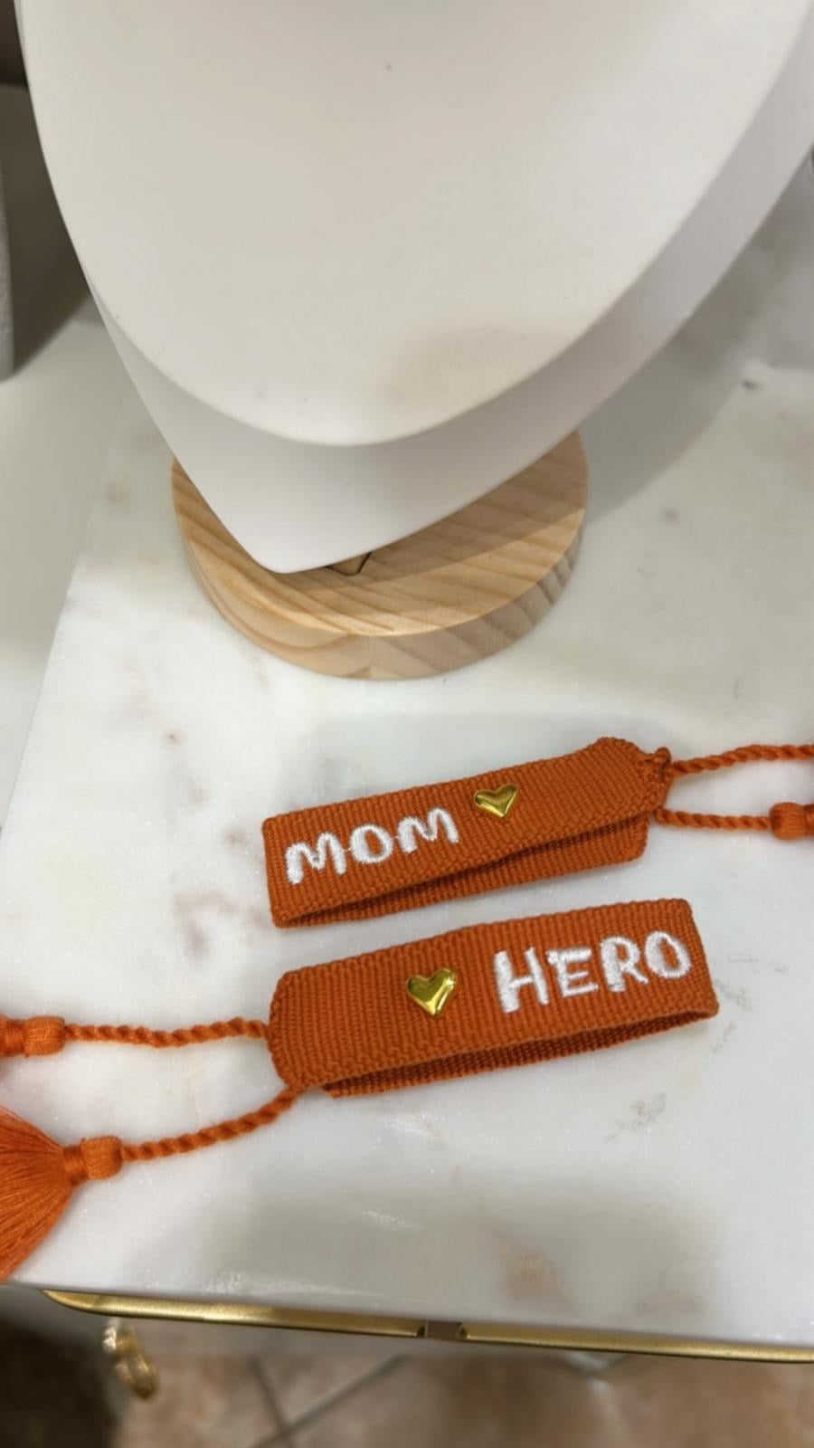 Pulseras tejidas día de las madres