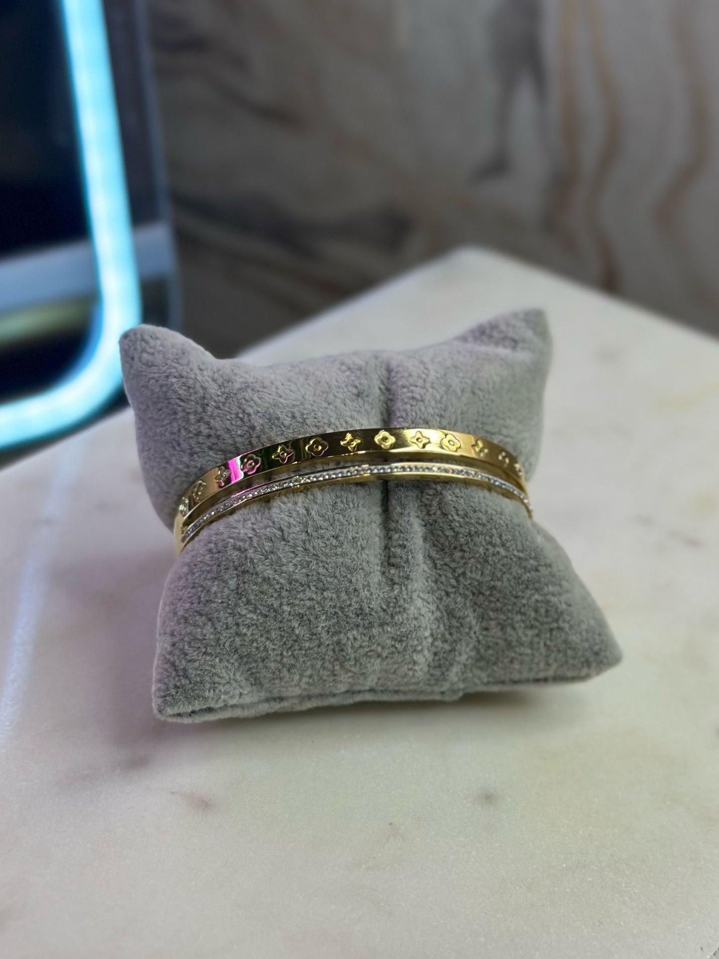 Brazalete LV