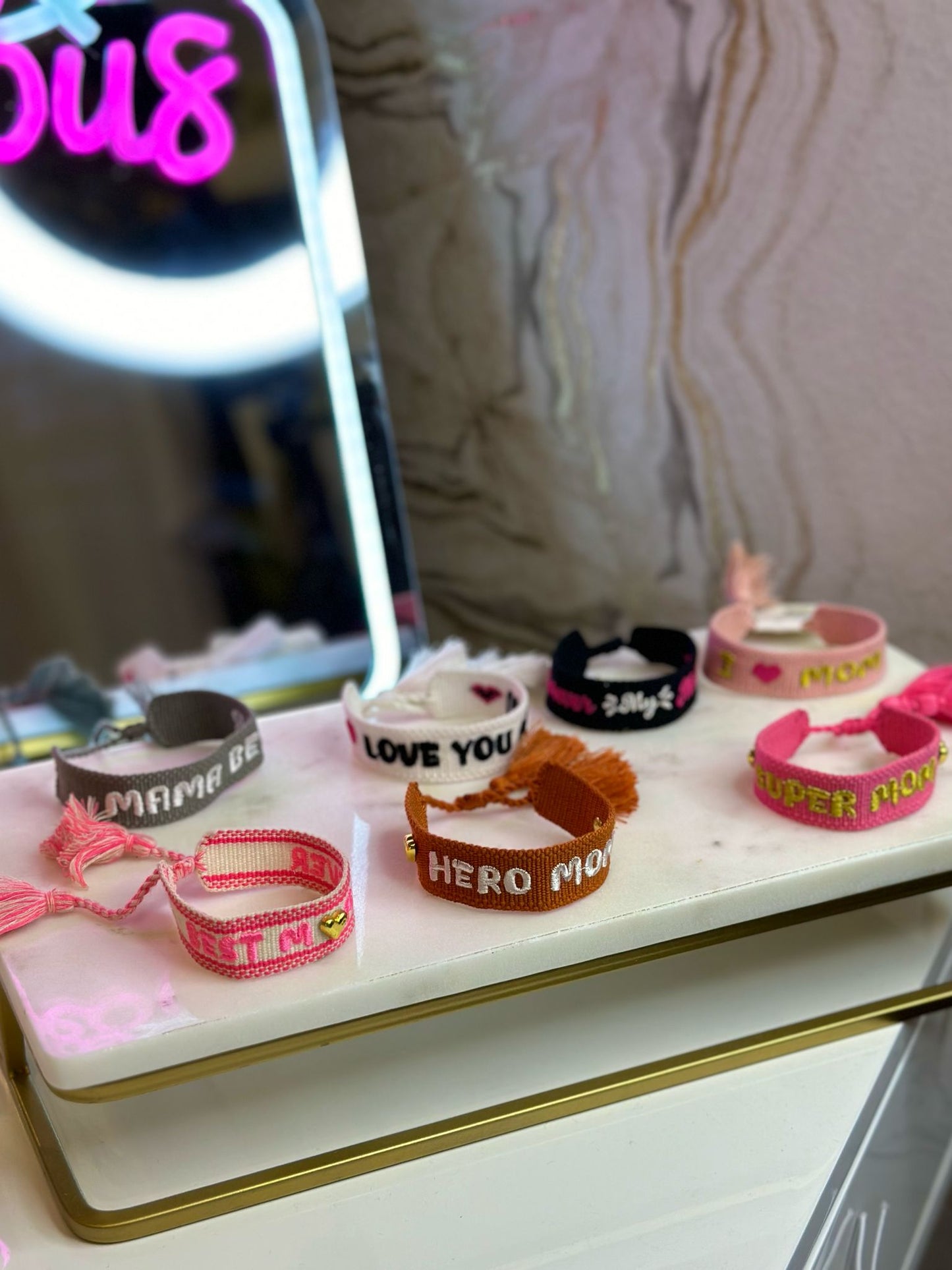Pulseras tejidas día de las madres