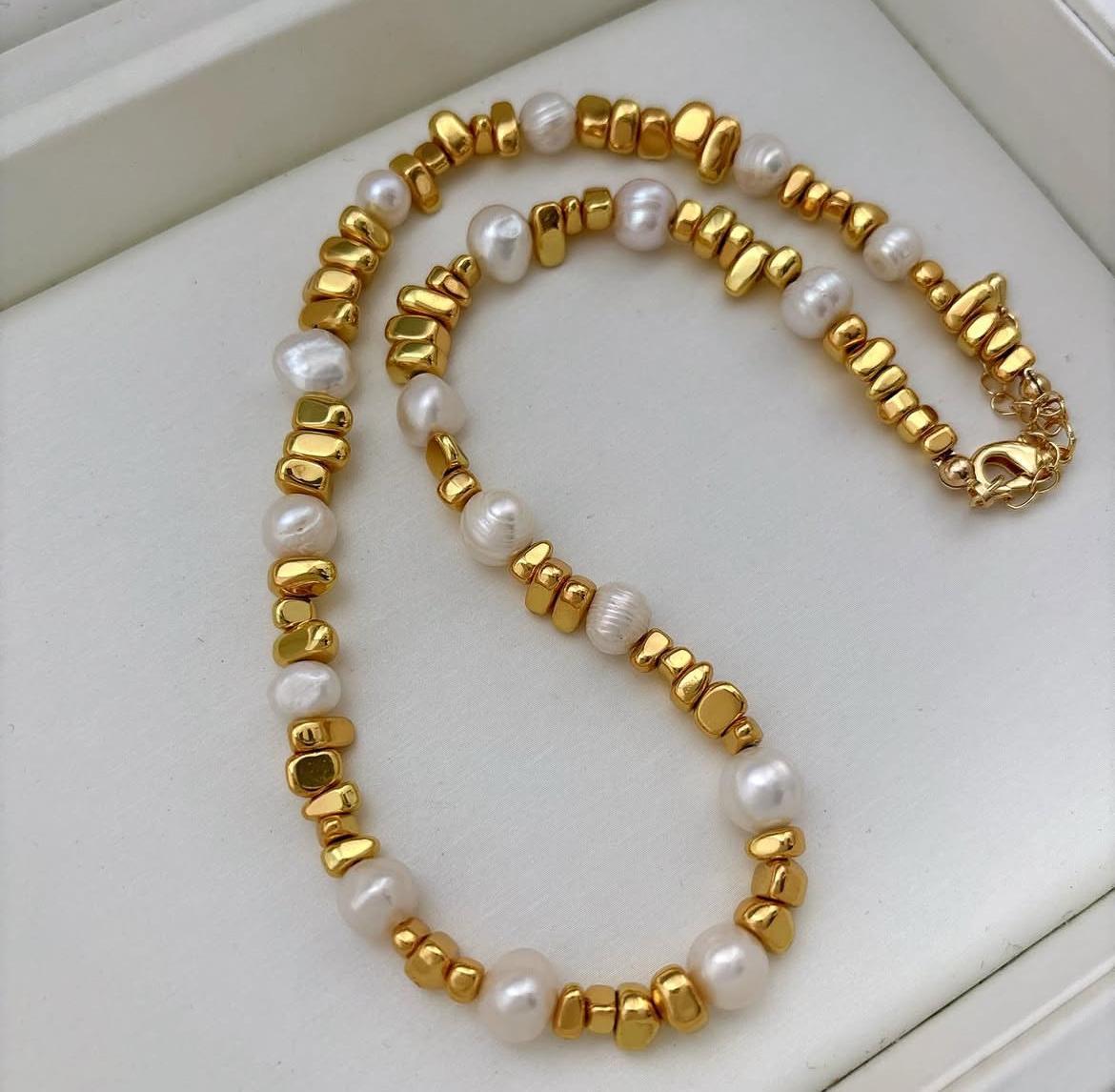 Collar 3 piedras Doradas Perla