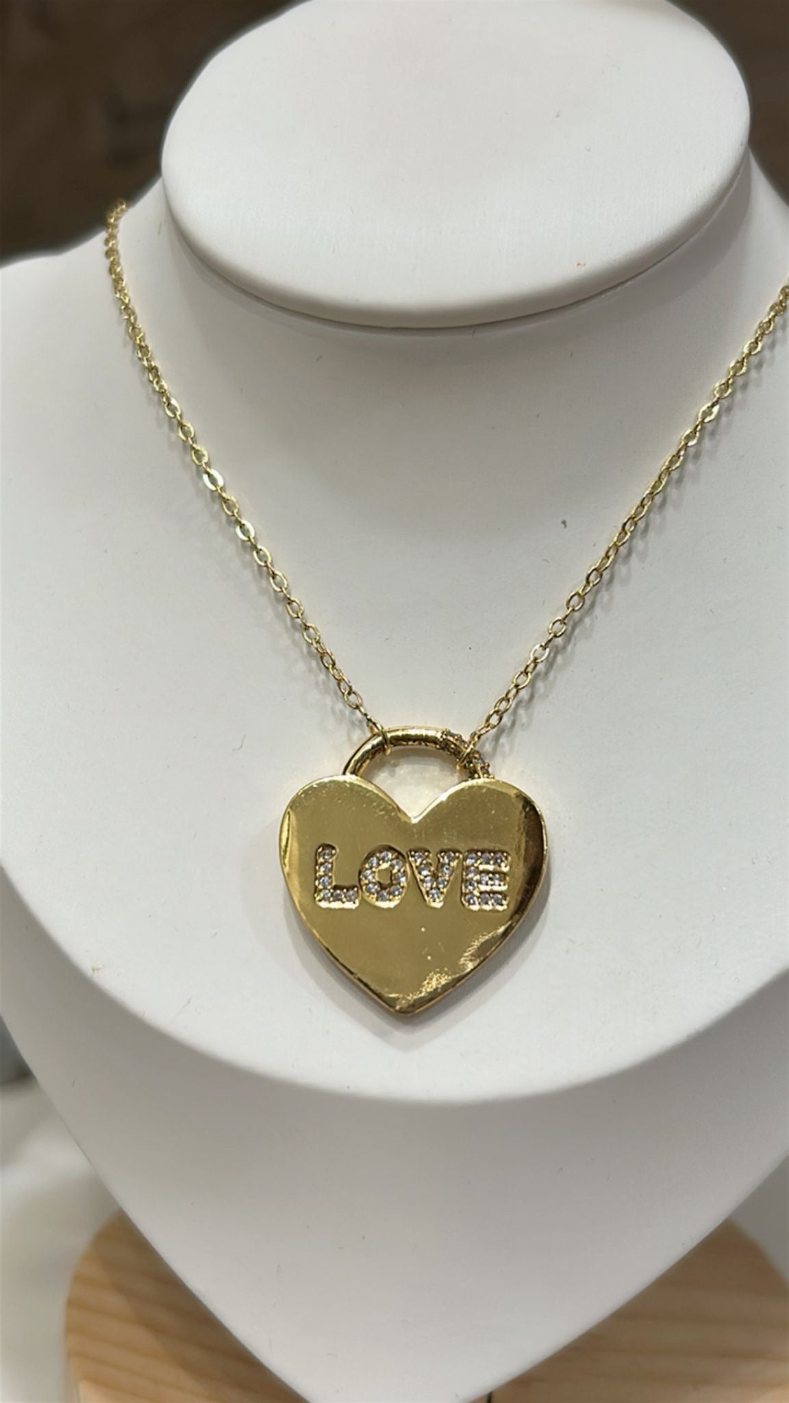 Collar Love candado